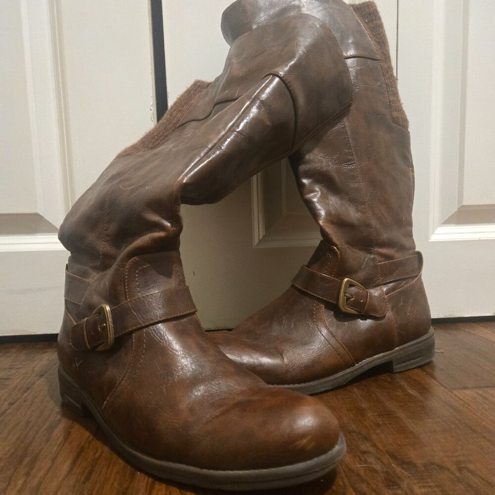 Bare traps cessa brown tall knee high rising boot size 10